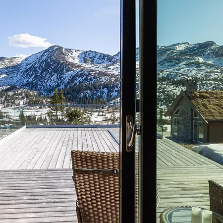 Sol Og Utsikt Til Gaustatoppen, In Out
